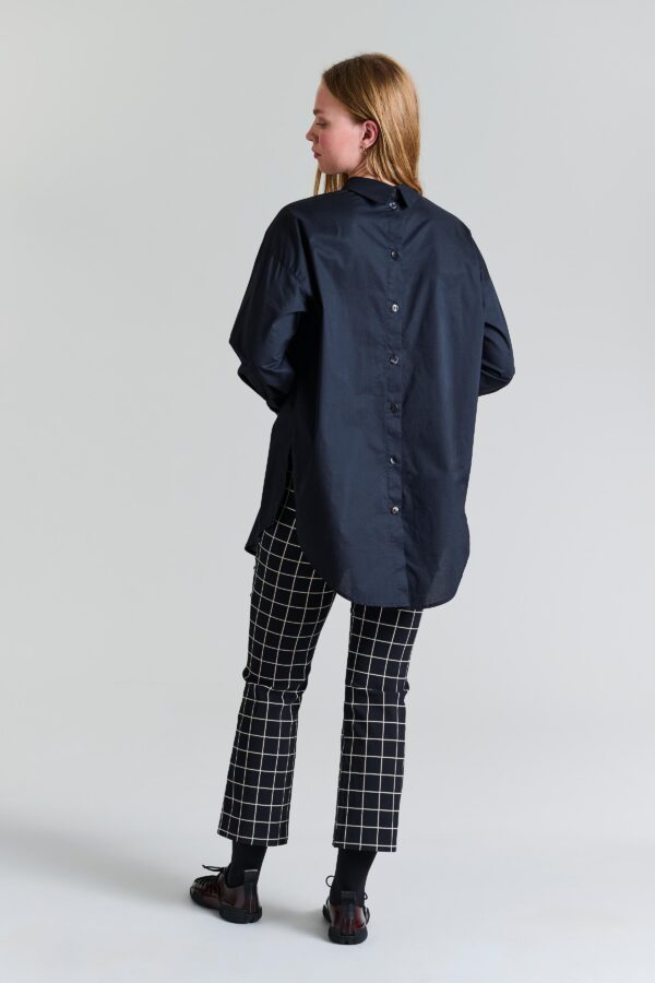 Core Cotton Shirt w. Buttons on Back Black 14717