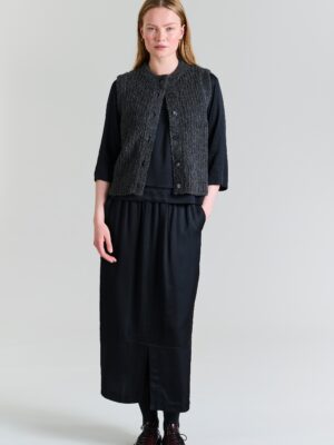Fuwatto Sleeveless Blouse Pirate Black 14877
