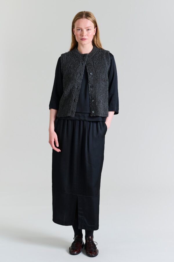 Fuwatto Sleeveless Blouse Pirate Black 14877