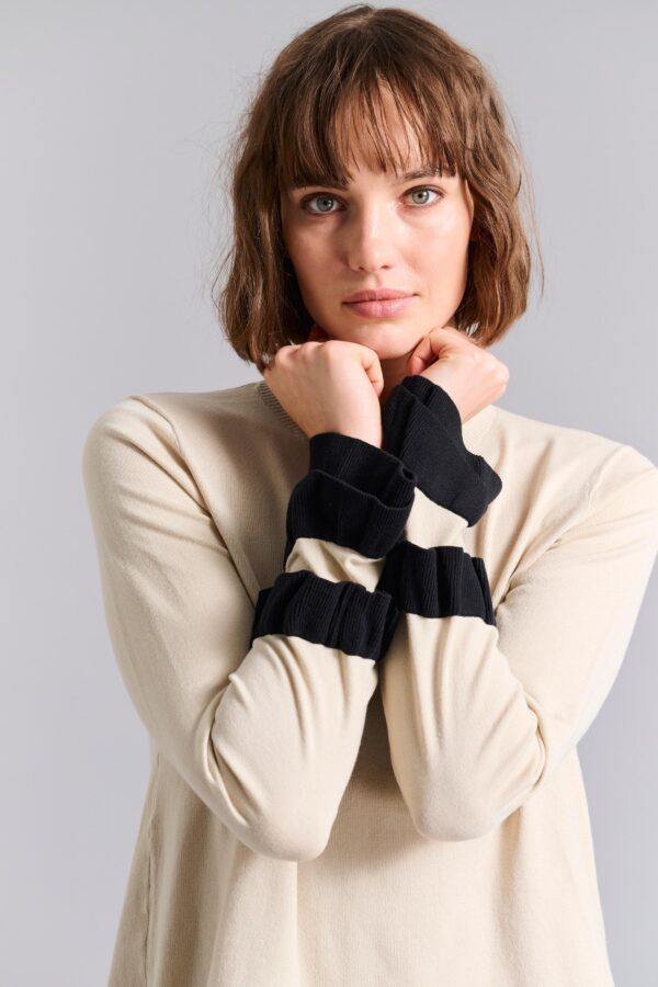 Saku Ruffles Blouse Ivory/Black 14940