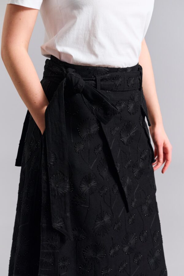 Dark Daisy Skirt 14924