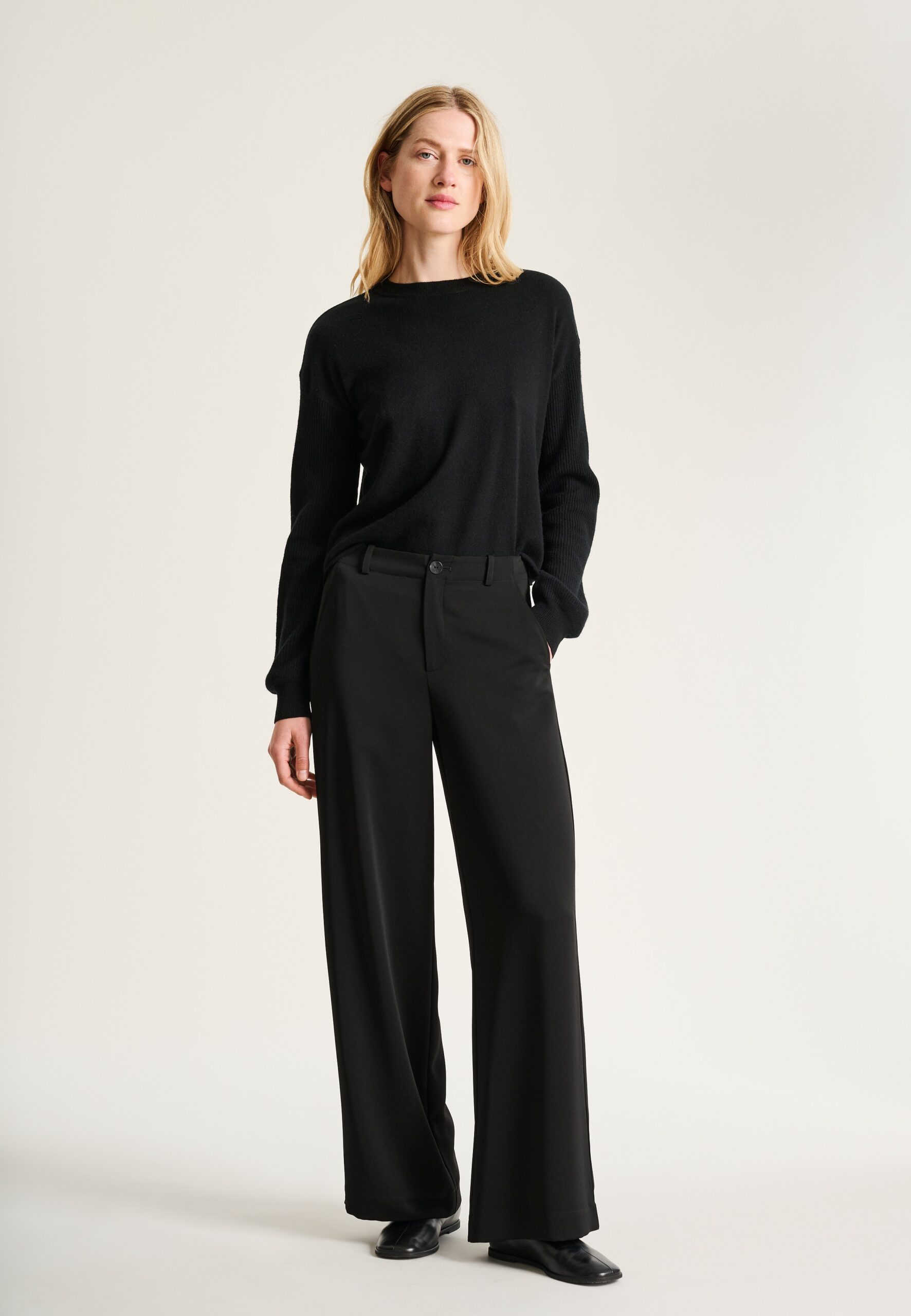 Kumo Cashmere Long Sleeved Blouse Black 15347