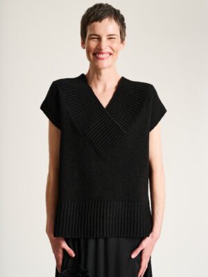 Nitto Sleeveless Blouse Black 15449